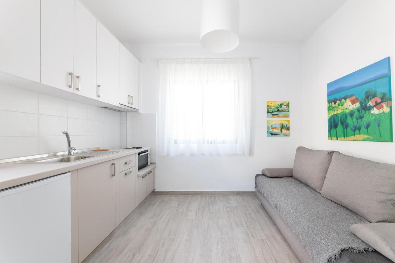 Valasi Apartments Скала-Фуркас Экстерьер фото
