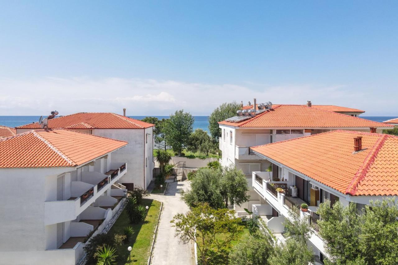 Valasi Apartments Скала-Фуркас Экстерьер фото
