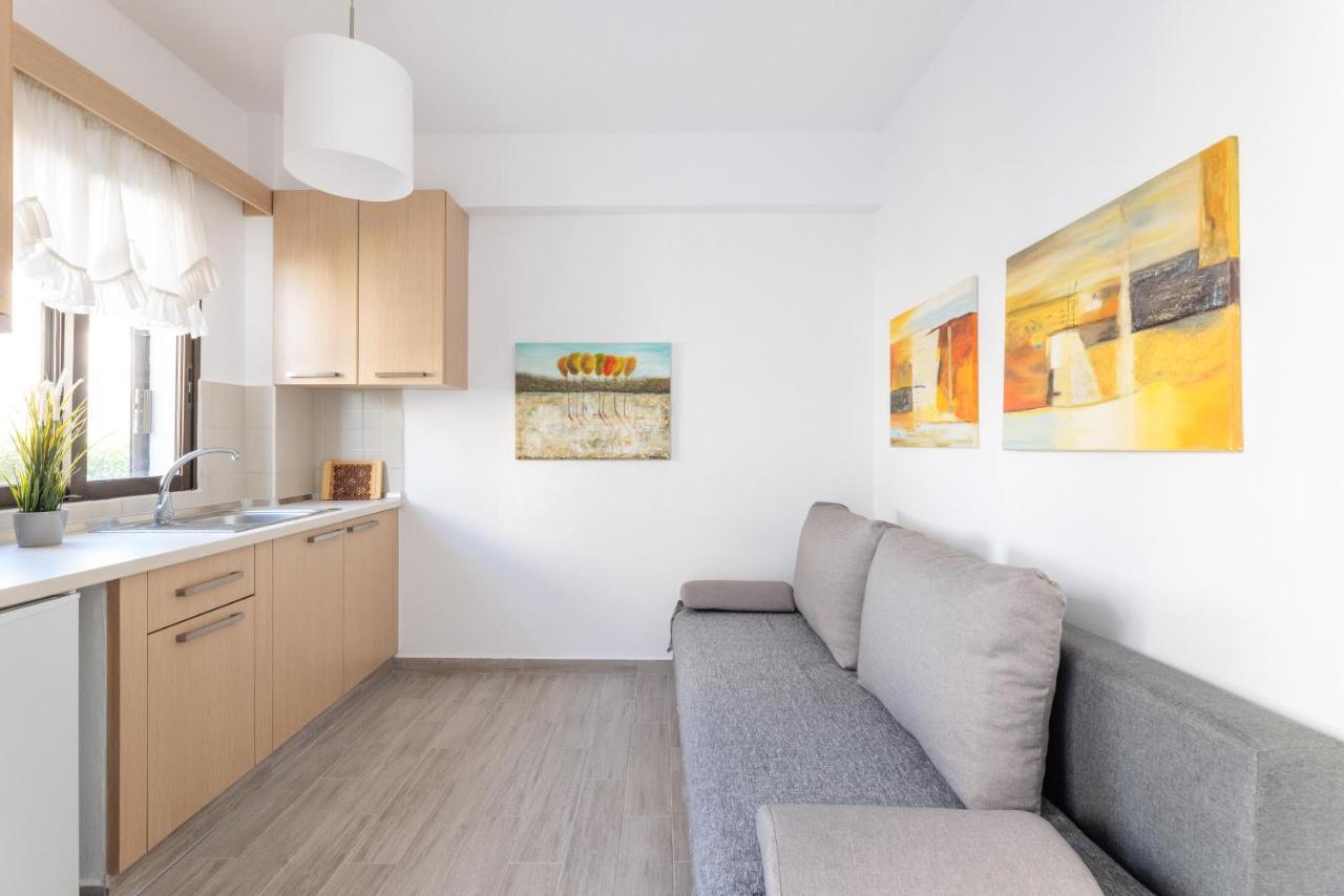 Valasi Apartments Скала-Фуркас Экстерьер фото